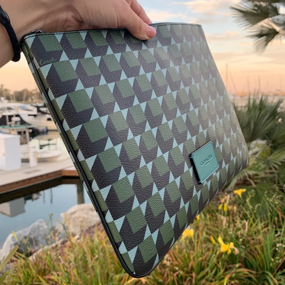 Coach Large Pouch / Clutch w/ cube print - Picture 8 of 8